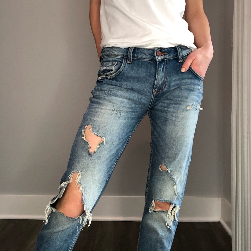 Zara Boyfriend low rise ripped jeans size 02